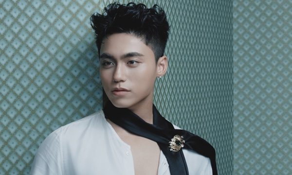 Phong cách thời trang phóng khoáng của Mono