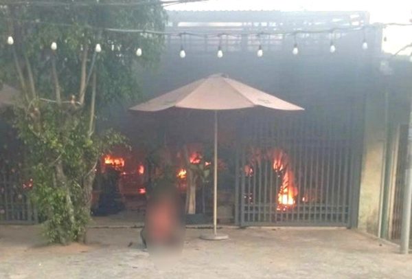 Phóng hỏa đốt nhà người phụ nữ rồi ôm nạn nhân giữa đám cháy để tự sát