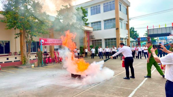 Phòng ngừa hiểm họa cháy nổ trong khu dân cư
