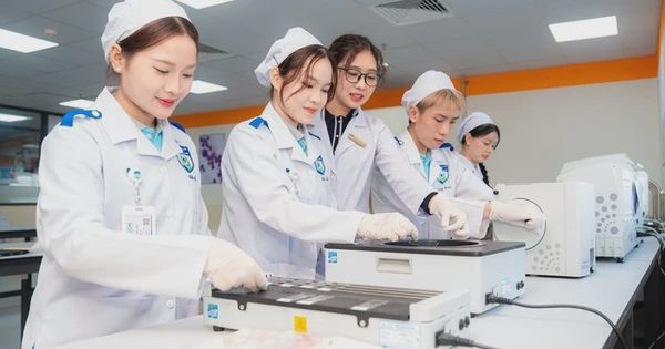 Phụ cấp ưu đãi mới thay đổi ra sao với nhân viên y tế?