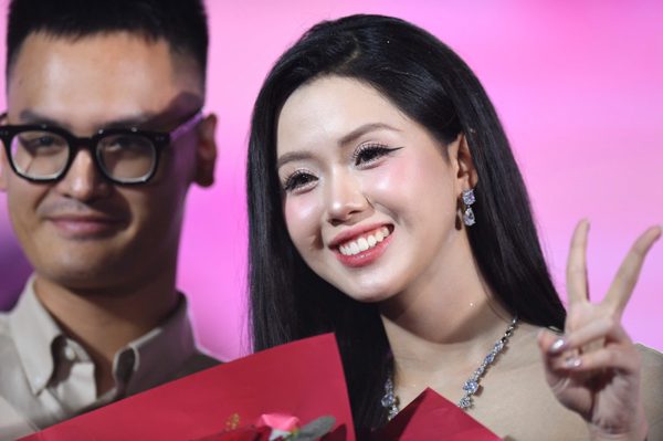 Phụ huynh ngỡ ngàng với Hoa hậu Việt Nam 2026
