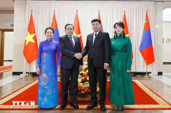 Phu nhân Chủ tịch Quốc hội Trần Thanh Mẫn gặp Phu nhân Chủ tịch Quốc hội Mông Cổ