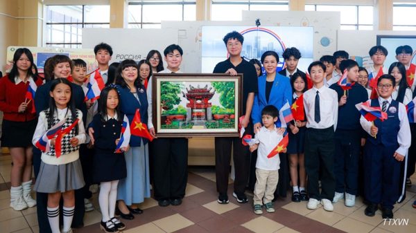 Phu nhân Tổng Bí thư, Chủ tịch nước Tô Lâm thăm Trường phổ thông số 1253