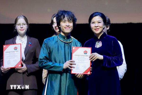 Phu nhân Tổng Bí thư, Chủ tịch nước Tô Lâm thăm Trường phổ thông số 1253