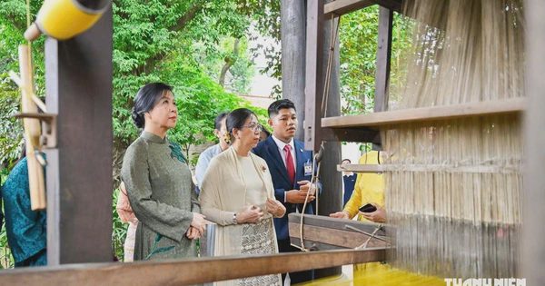 Phu nhân Tổng Bí thư, Chủ tịch nước Tô Lâm và phu nhân Tổng thống Myanmar thăm làng lụa Vạn Phúc