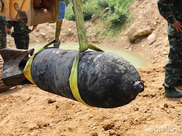 Phú Thọ hủy nổ an toàn quả bom nặng khoảng 200kg phát hiện dưới lòng sông Đà