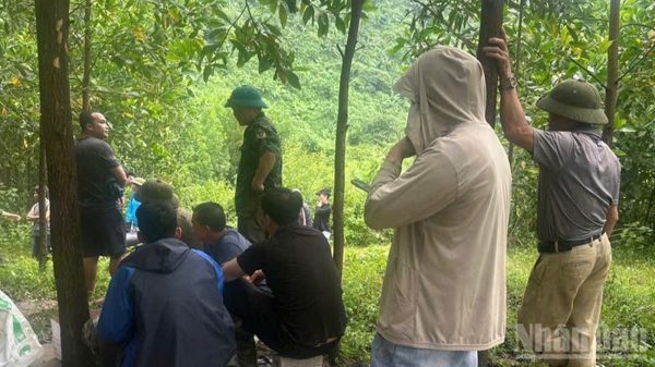 Phú Thọ: Kịp thời đưa 3 người dân mắc kẹt trong hang ra ngoài an toàn