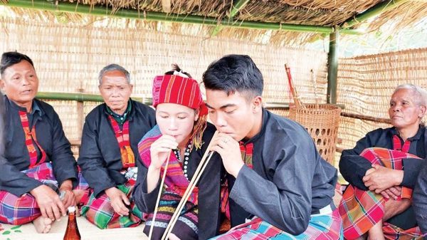 Phục dựng lễ cưới truyền thống của người Bru-Vân Kiều từ ký ức cộng đồng