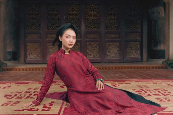 Phương Mỹ Chi thử sức với hát xoan, mời các nghệ nhân cố vấn