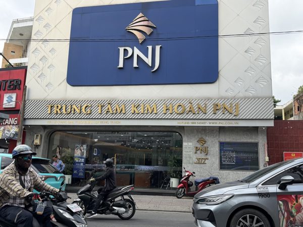 PNJ rút ngắn thời gian trả tiền mua lại vàng, riêng kim cương vẫn 120 ngày