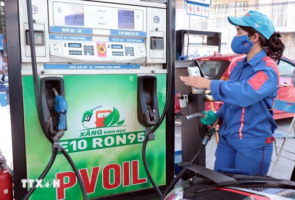 PVOIL giảm giá 350 đồng mỗi lít xăng dầu tại 1.100 cửa hàng trên toàn quốc