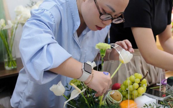 Quà 20-10 không chỉ có hoa và mỹ phẩm