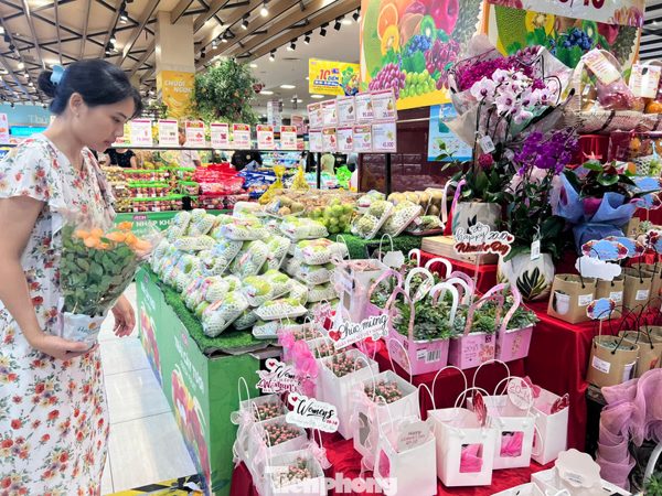 Quà tặng 20/10: Bật mí những món quà khiến chị em thích mê