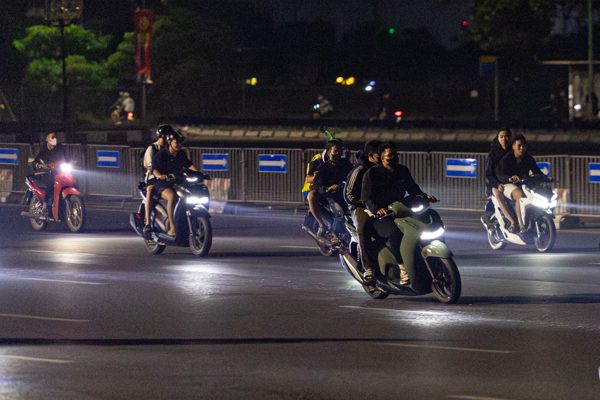 ‘Quái xế’ náo loạn ở Mỹ Đình: Công an Hà Nội triệu tập 9 thanh thiếu niên