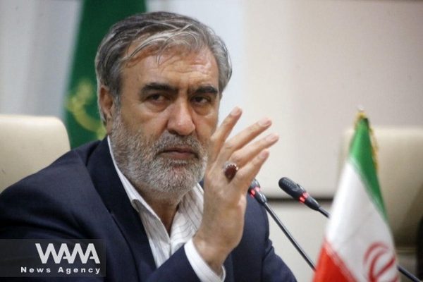 Quan chức Tehran nói Mỹ sẽ phải rút khỏi Trung Đông và 'xin lỗi' Iran