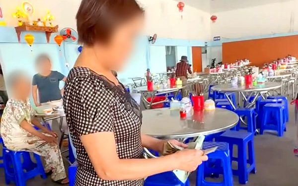 Quán cơm bán nửa con gà luộc, đĩa rau lang, đĩa thịt kho và một tô canh giá 640 ngàn, tài xế 'tá hỏa'
