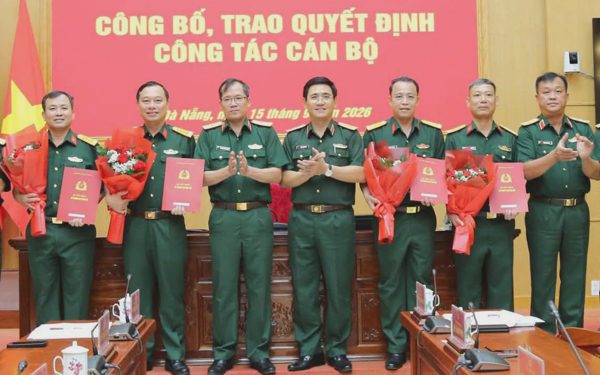 Quân khu 5 công bố các quyết định nhân sự tại Bộ Chỉ huy quân sự Gia Lai, Quảng Ngãi và Đà Nẵng