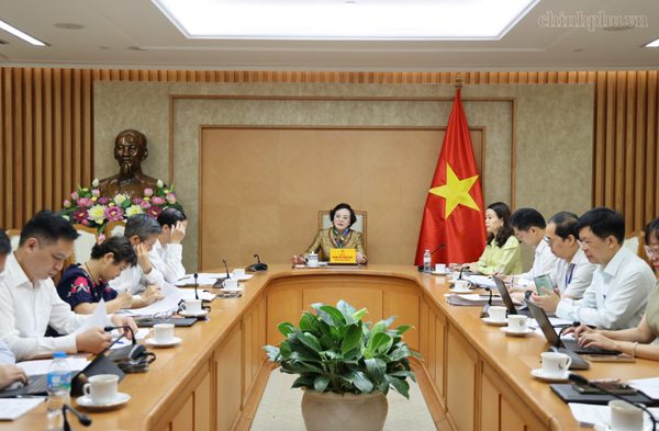 Quản lý mỹ phẩm an toàn, bảo vệ sức khỏe, nhưng không siết chặt thị trường