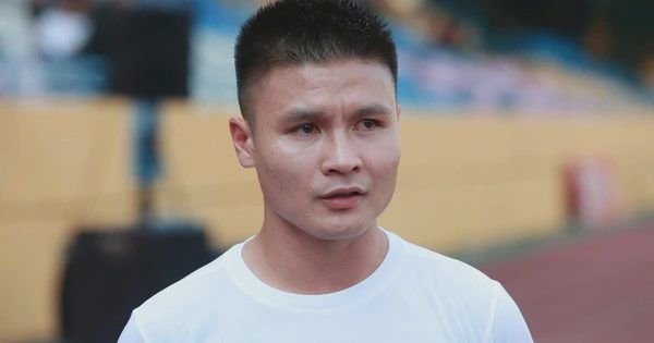 Quang Hải cùng dàn tuyển thủ quốc gia dự lễ kỷ niệm đặc biệt của CLB CAHN