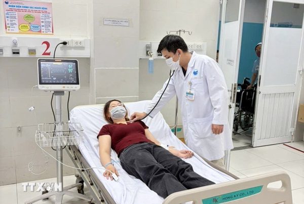 Quảng Ngãi: 16 trường hợp nhập viện nghi ngộ độc thực phẩm do ăn bánh mỳ