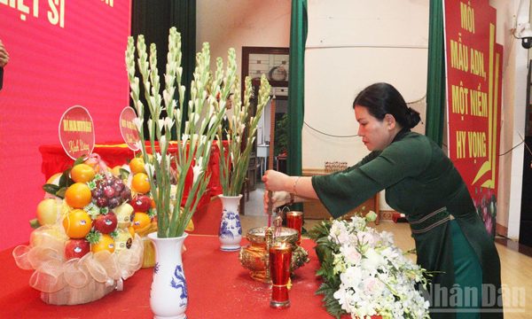 Quảng Ngãi: Bàn giao 2.219 mẫu sinh phẩm hài cốt liệt sĩ phục vụ giám định ADN