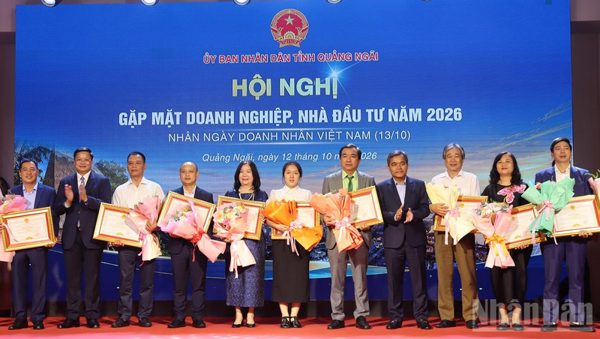 Quảng Ngãi: Gặp mặt, tôn vinh doanh nghiệp, nhà đầu tư
