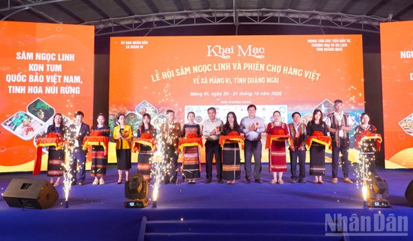 Quảng Ngãi tổ chức lễ hội sâm Ngọc Linh tại xã Măng Ri
