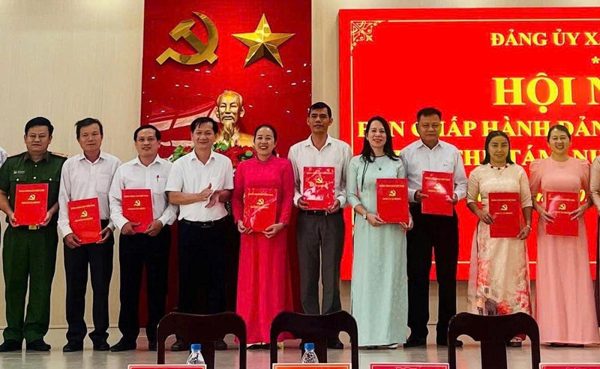 Quảng Ngãi: xã Mộ Đức phân công chi, đảng bộ phụ trách, giúp đỡ các thôn