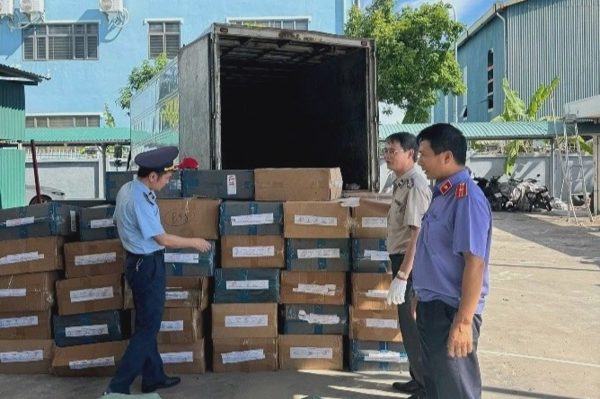 Quảng Ninh tiêu hủy gần 40.000 bao thuốc lá nhập lậu