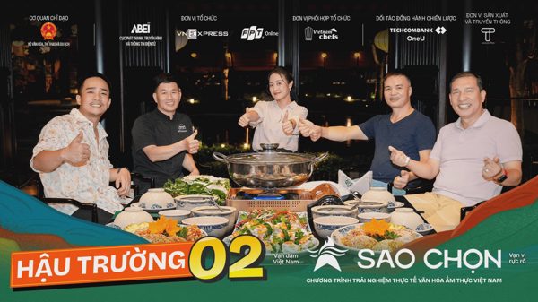 Quang Thắng, Đỗ Duy Nam và Phí Linh trải nghiệm 'thứ chỉ Hải Phòng có'