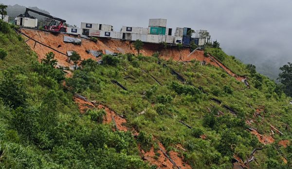 Quảng Trị: Gần 900 nhà dân bị ngập, nhiều tuyến quốc lộ và tỉnh lộ sạt lở sau mưa lũ