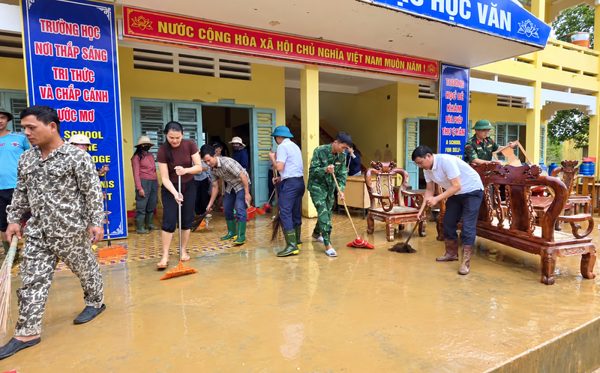 Quảng Trị: Hàng nghìn học sinh nghỉ học để tránh mưa lũ