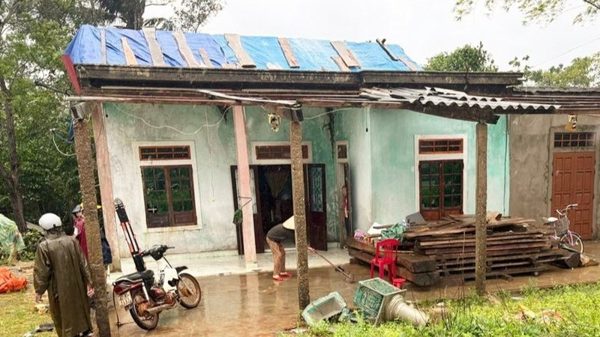 Quảng Trị: Lốc xoáy khiến nhiều ngôi nhà bị thiệt hại