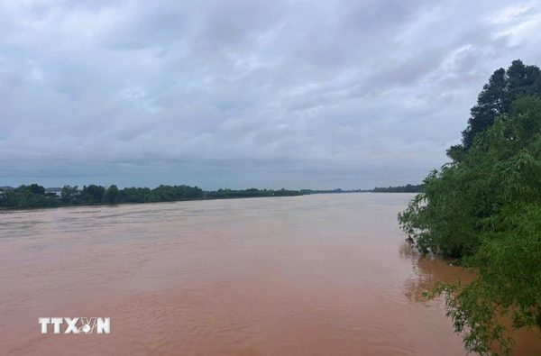 Quảng Trị: Nước sông lên nhanh, cảnh báo lũ quét, sạt lở và ngập lụt ở nhiều nơi
