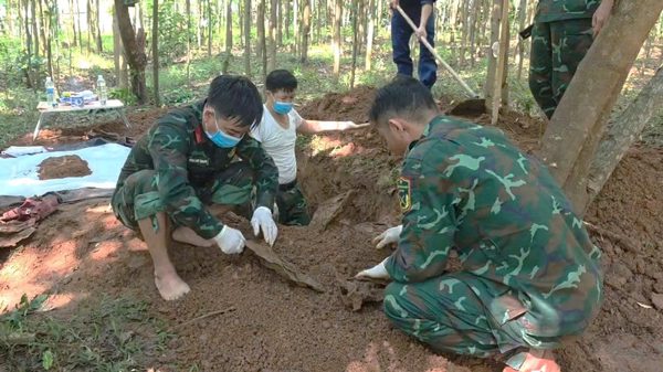 Quảng Trị phát hiện, cất bốc 2 hài cốt liệt sĩ tại bản Bãi Dinh