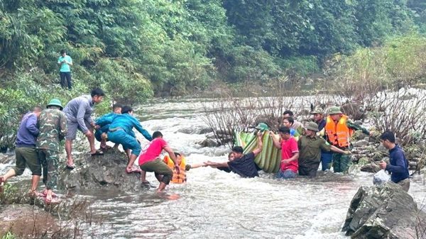 Quảng Trị: Tìm thấy thi thể người phụ nữ bị nước lũ cuốn trôi