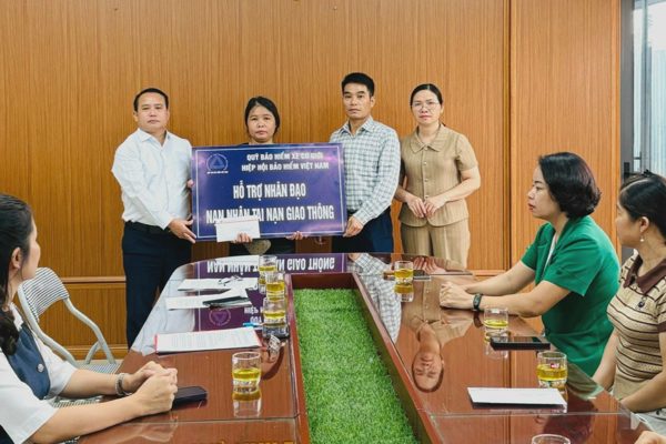 Quỹ Bảo hiểm xe cơ giới hỗ trợ 155 triệu đồng cho nạn nhân tai nạn giao thông tại Lạng Sơn