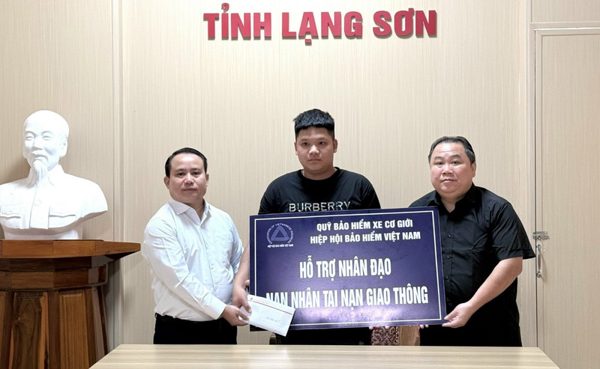 Quỹ Bảo hiểm xe cơ giới hỗ trợ 155 triệu đồng tới 4 gia đình nạn nhân tai nạn giao thông ở Lạng Sơn