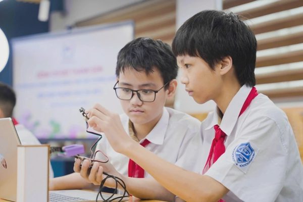 Quy định mới về học STEM, không bắt buộc thi, làm sản phẩm