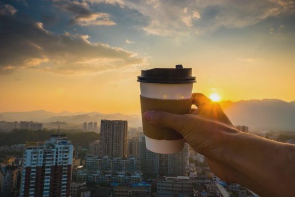 Quy tắc 90 phút khi uống cà phê là gì, bạn có nên áp dụng?