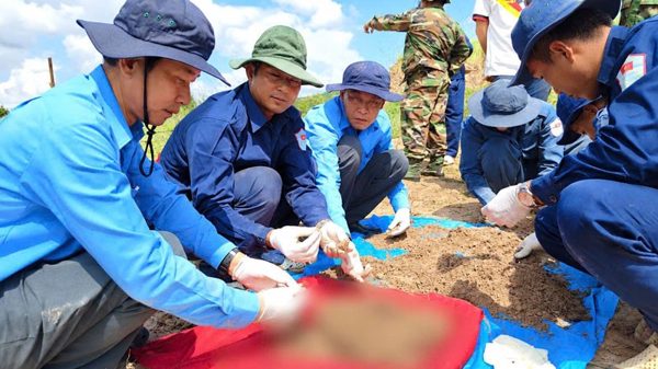 Quy tập thêm 5 hài cốt liệt sĩ trên đất bạn Campuchia