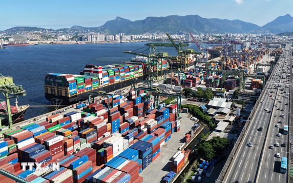 Quỹ Tiền tệ Quốc tế cảnh báo kinh tế toàn cầu trước những cú sốc trái chiều