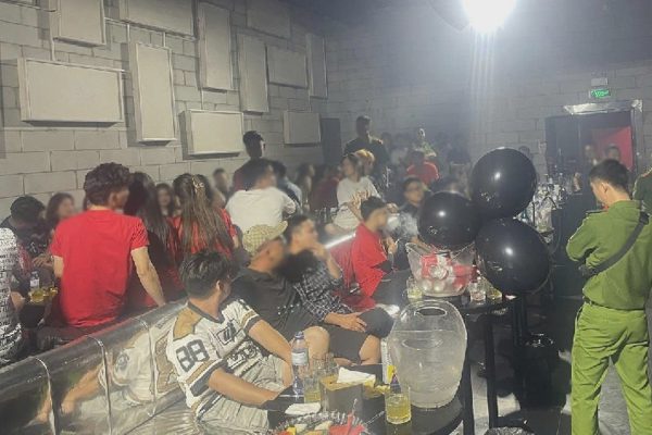 Quy trình kinh doanh bóng cười tinh vi tại Coca Club