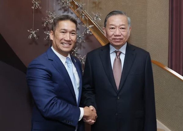 Quyền Bộ trưởng Hải quân Mỹ Hùng Cao cam kết thúc đẩy gắn kết người Việt tại Mỹ với quê hương