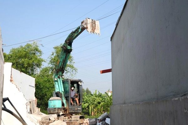 Quyết liệt xử lý tình trạng lấn chiếm đất công