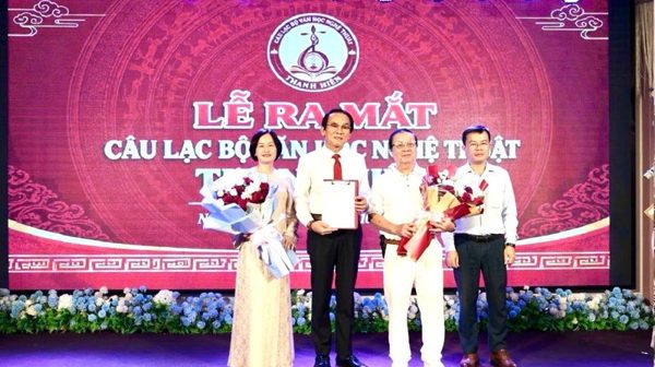 Ra mắt Câu lạc bộ Văn học nghệ thuật Thanh Hiên