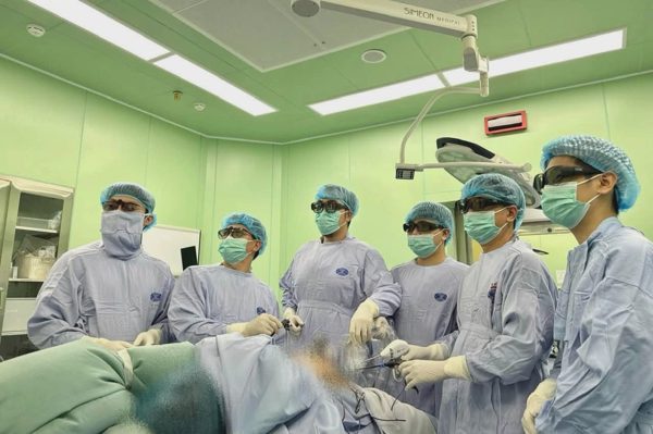 Ra máu vùng kín, người phụ nữ phát hiện cùng lúc mắc hai bệnh ung thư