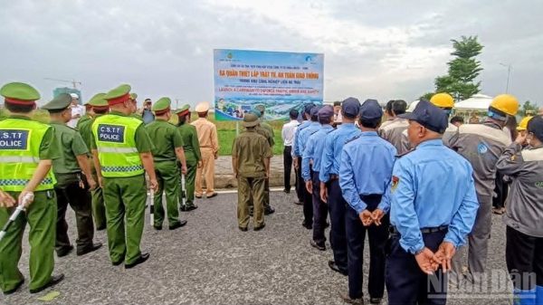 Ra quân bảo đảm an toàn giao thông tại Khu kinh tế Thái Bình