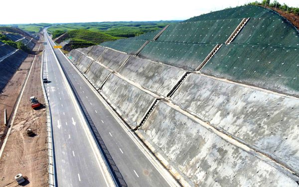 Rà soát 4 vị trí dự kiến phạt lỗi không giữ khoảng cách trên cao tốc qua Bắc Trung Bộ