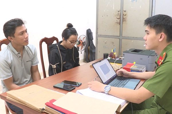 Ra tù 3 tháng, cặp tình nhân lại bị bắt vì lừa đảo